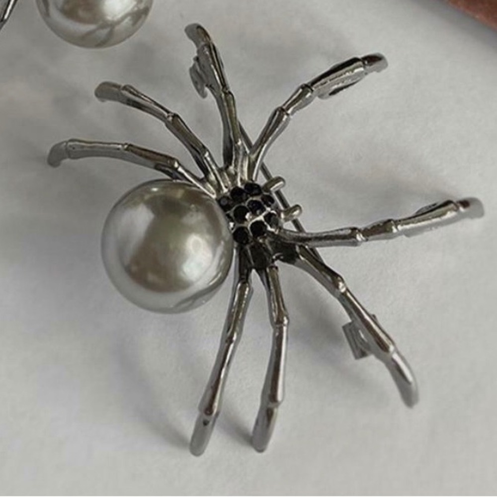 Spider Brooch